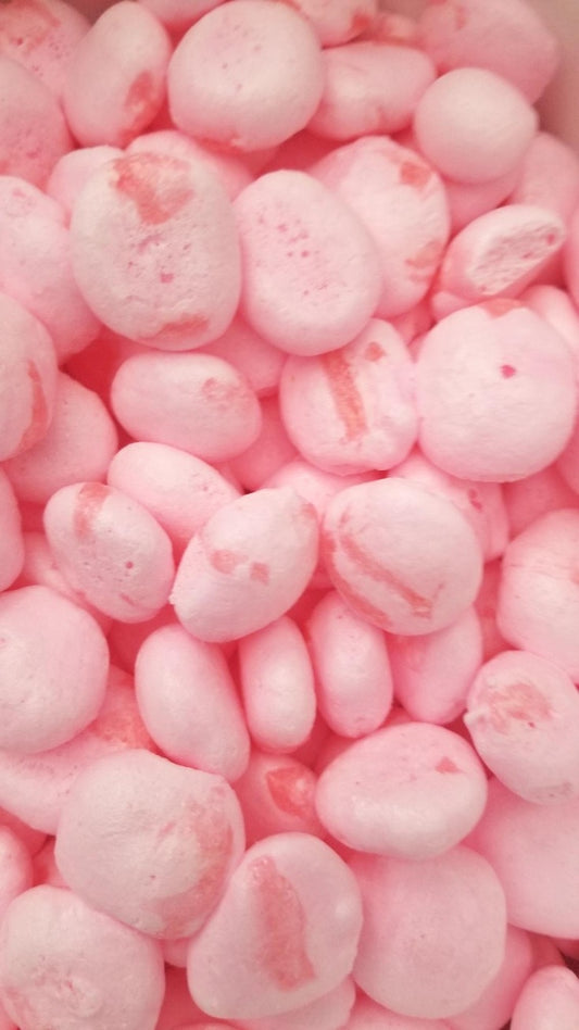 Introducing the ultimate treat for cherry lovers - Cherry Bombs from Hampton Foods! Our Freeze Dried Salt Water Taffy packs a powerful punch of delicious cherry flavor in every bite. The crispy crunch will tantalize your taste buds and the delectable sweetness will have you reaching for more.