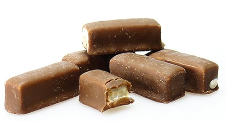 Freeze-Dried Magic with Charlie Chow! Hampton Foods proudly presents a groundbreaking treat that will redefine your snacking experience – introducing Charlie Chow! We've taken the delectable combination of vanilla nougat and chocolate candy bar, infused it with innovation, and brought you a freeze-dried masterpiece.