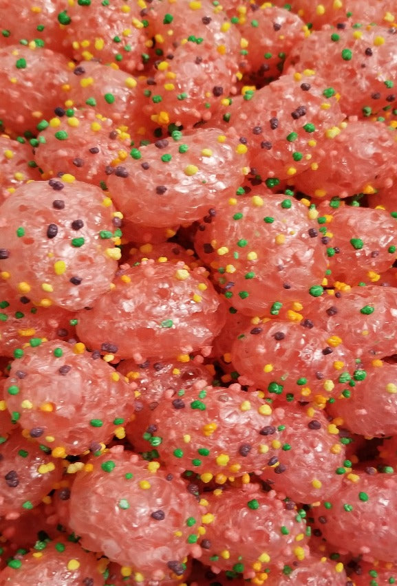 Nerdies are packed with tangy, crunchy candies, surrounding an airy crunch. A candy so tasty, there aren't even words. Find your sweet tooth in this Nerdies resealable container. Nerdies have crunchy, tangy candies on the outside and a sweet, airy crunch inside for a poppable delight.