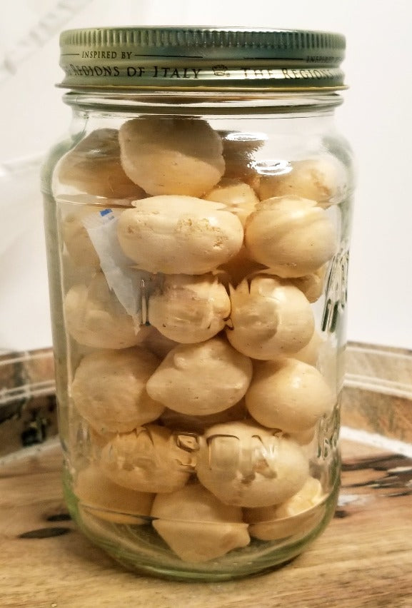 Pumpkin Pie Bombs have a rich taste with a pumpkin pie flavor and surprising crunch that will melt in your mouth! Freeze dried gourmet salt water taffy. Give someone the taste of their favorite holiday dessert, but in the form of a no mess snack!