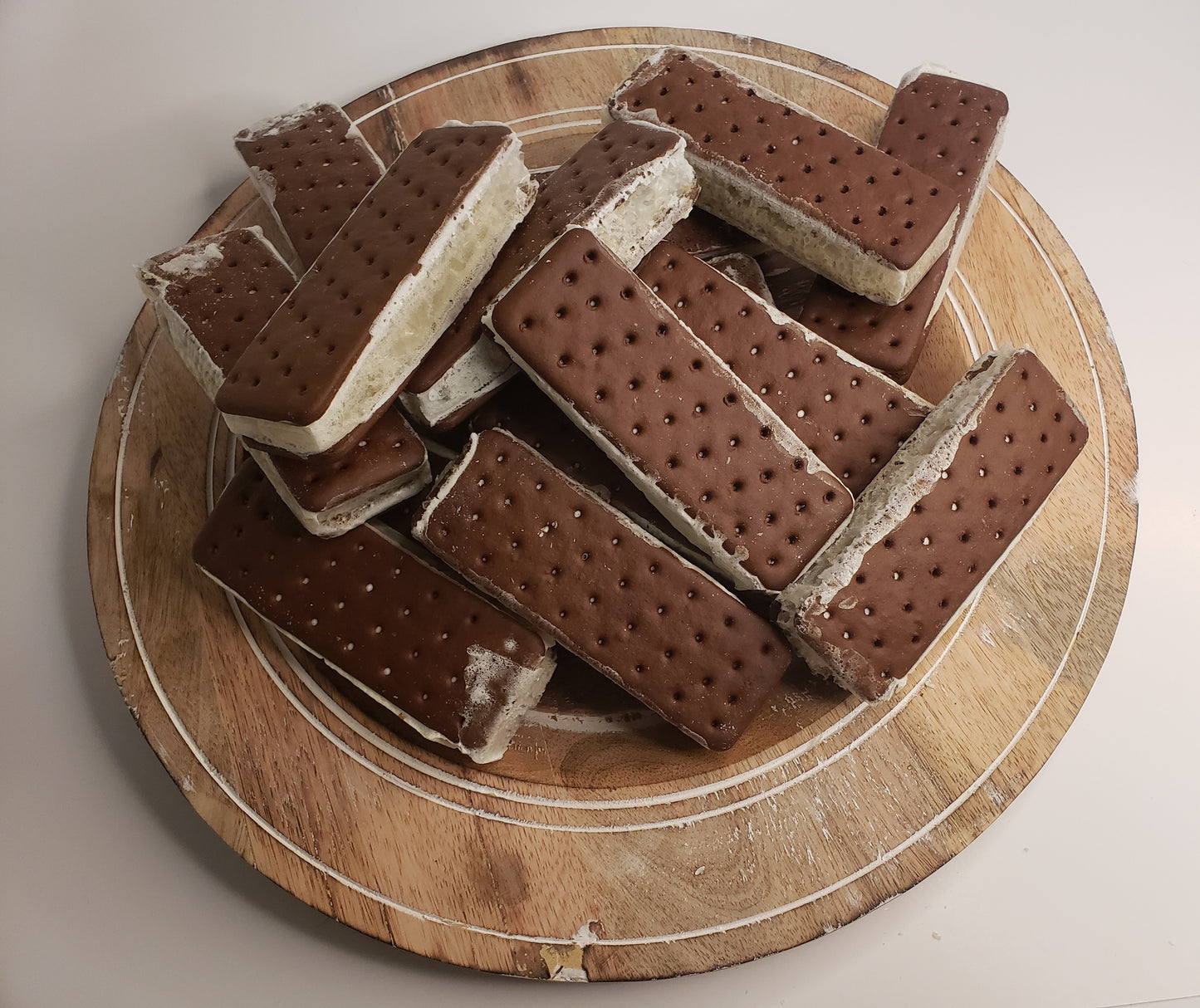Low Fat Vanilla Ice Cream Sandwich is a freeze dried treat you need to try. The sandwich is 97% fat free with zero added sugars! It's an ice cream sandwich that doesn't stick to your fingers. Two crunchy chocolate wafers with a creamy vanilla center that will melt in your mouth! No refrigeration required, shelf stable in a controlled enviroment for up to a year.