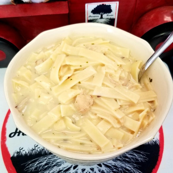 Enjoy a gourmet meal at home with Hampton Foods' Chicken Fettuccine Alfredo. Freeze-dried for freshness and served in a resealable pouch, this creamy, delicious dish is perfect for busy nights and family dinners.