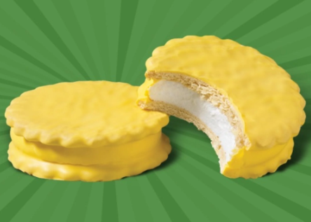 Embark on a flavor-packed journey with Hampton Foods' latest innovation – Freeze-Dried Banana Marshmallow Pie! Picture this: two delectable cookies encasing a velvety marshmallow layer, all harmoniously coated in a heavenly banana-flavored icing. We've elevated the classic to a whole new level.